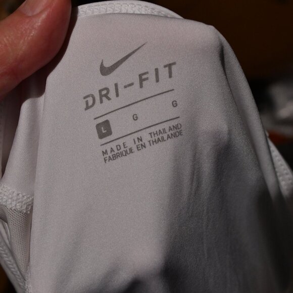 Women's Nike Dry Pull over tight Fit white Tank top new with tags XS-Small - Picture 9 of 9